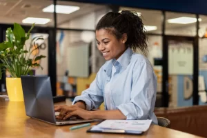 Cuidados Essenciais para Candidatos ao Buscar Empregos Online em Meio ao Aumento de Golpes