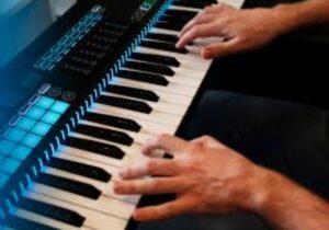 Aprenda a tocar teclado online e de graça
